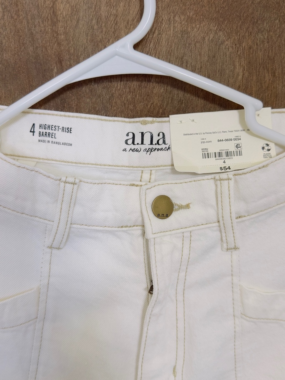 a.n.a High-Rise White Patch-Front Women’s Jeans - Picture 5 of 15